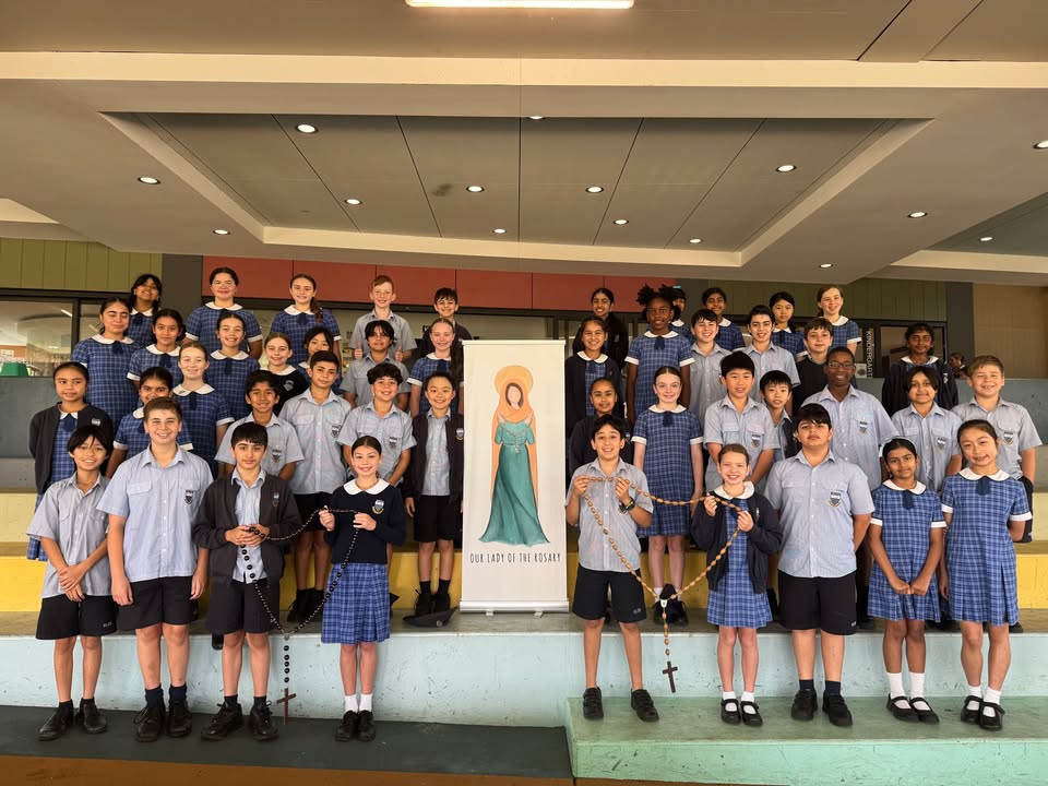 932332665570567_1338132878323875-1