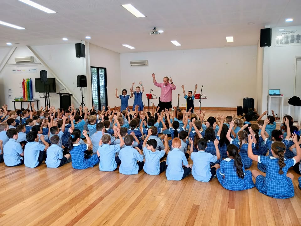 932332665570567_1367140438756452-1