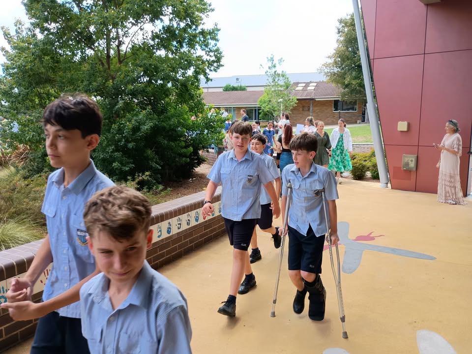 932332665570567_1374464421357387-1